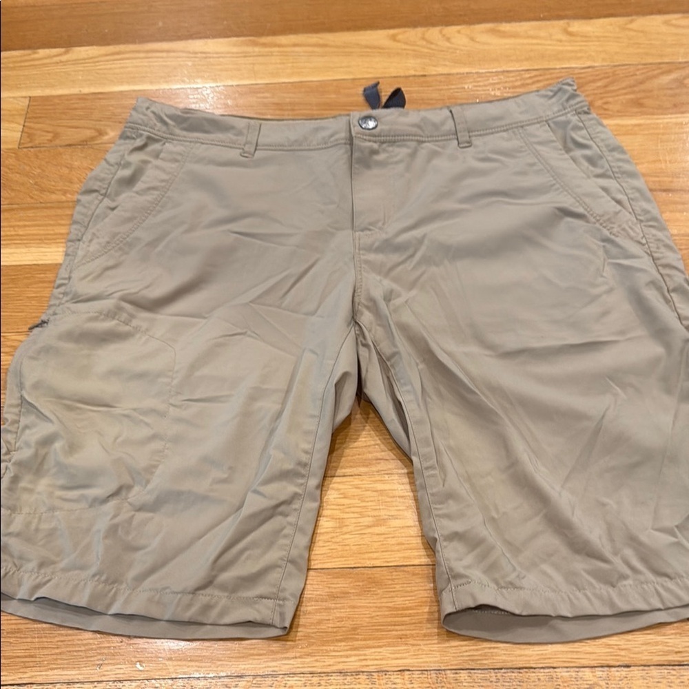 Rei women’s tan shorts size 12.